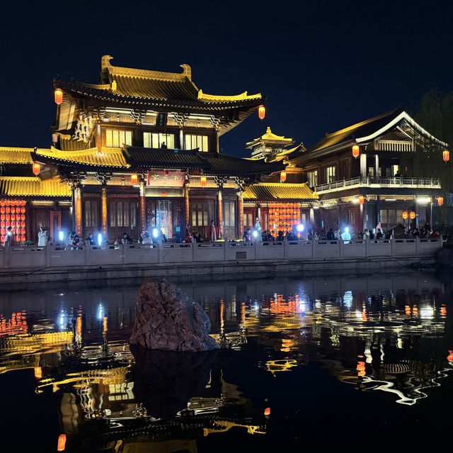 Strolling through Luoyi Ancient City in Hanfu: A Journey Back to the Tang Dynasty!