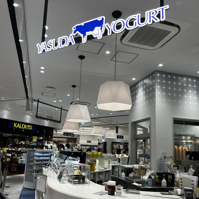 新潟駅構内『CoCoLo』でお土産購入✨新潟限定商品沢山あります！