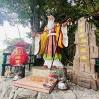 160 years old! Centipede Temple on Seremban Hill 🐛 🗻