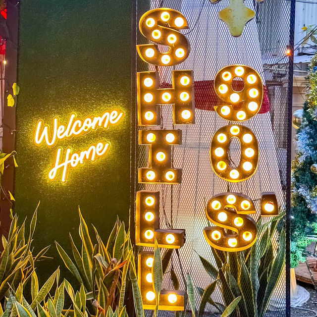Shill 90 Bar: A Trendy Nightspot for Couples