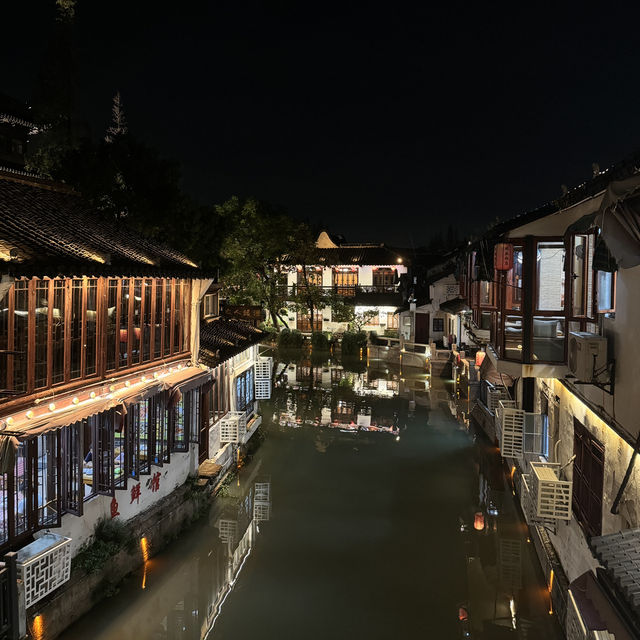 Enchanting Overnight Stay in Zhujiajiao Water Town – A Peaceful Escape!