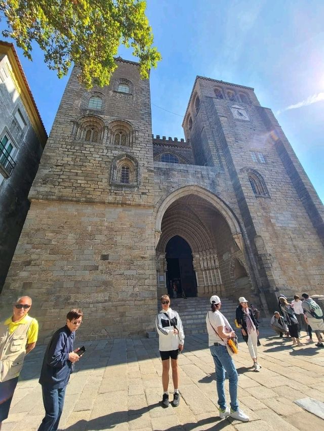 葡萄牙Evora古城遺跡，Almendres Cromlech巨石陣