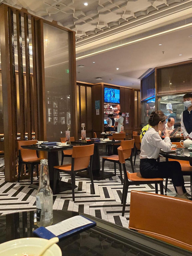 大大碟的餸菜，飽飽地回去