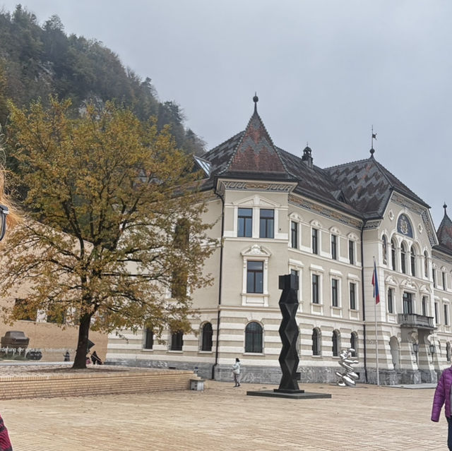 “Switzerland: A Stunning Alpine Paradise Awaits”