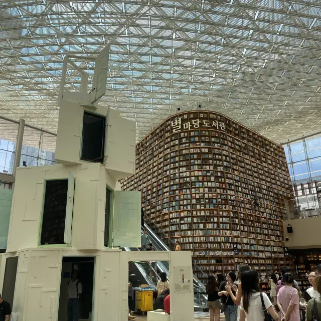 Traveling in South Korea: Tourist Spots and Local Areas