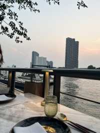 ร้านอาหารริมแม่น้ำเจ้าพระยาที่สวยที่สุด