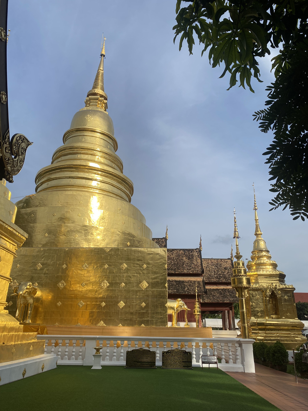 チェンマイ観光】ワット・プラシン – 荘厳な寺院✨ | Trip.com チェンマイ