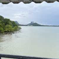 โรงแรมในอำเภอ ดอนสัก