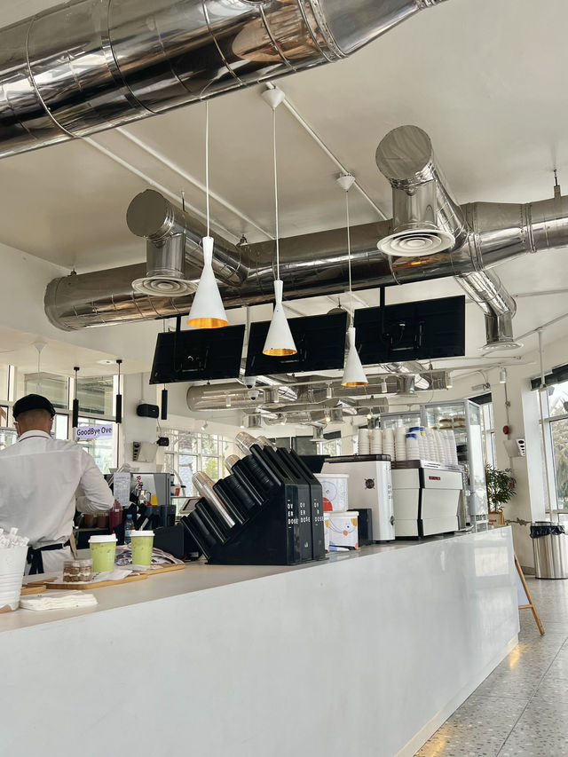 Stylish café by the sea🏝️