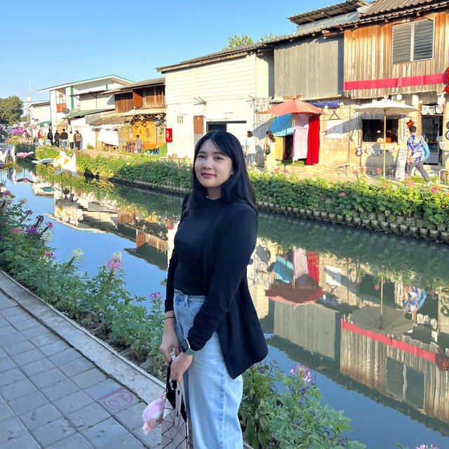 พาเดินชิลๆ รับลม ที่เที่ยวใหม่ ที่คลองแม่ข่า 🌸🏚️