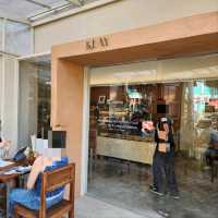 klay พักจิบกาแฟกลางนิมมาน