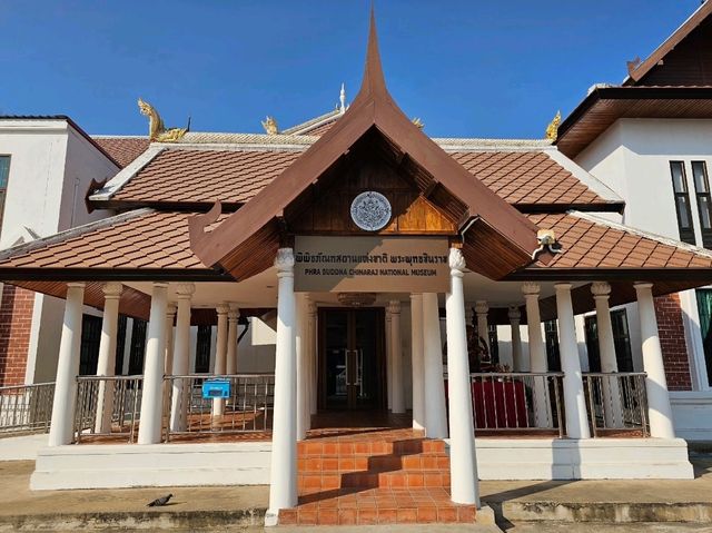พาชมพิพิธภัณฑสถานแห่งชาติ พระพุทธชินราช 