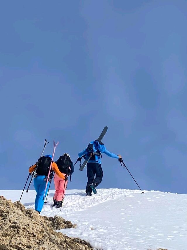 ❄️ Skiing in Laax: A Snow Lover’s Paradise ⛷️🏔️