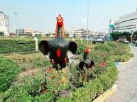 泰國曼谷歷史紀念碑公園推薦：Wongwian Yai วงเวียนใหญ่塔克辛紀念碑公園。適合拍照打卡遊玩、了解歷史