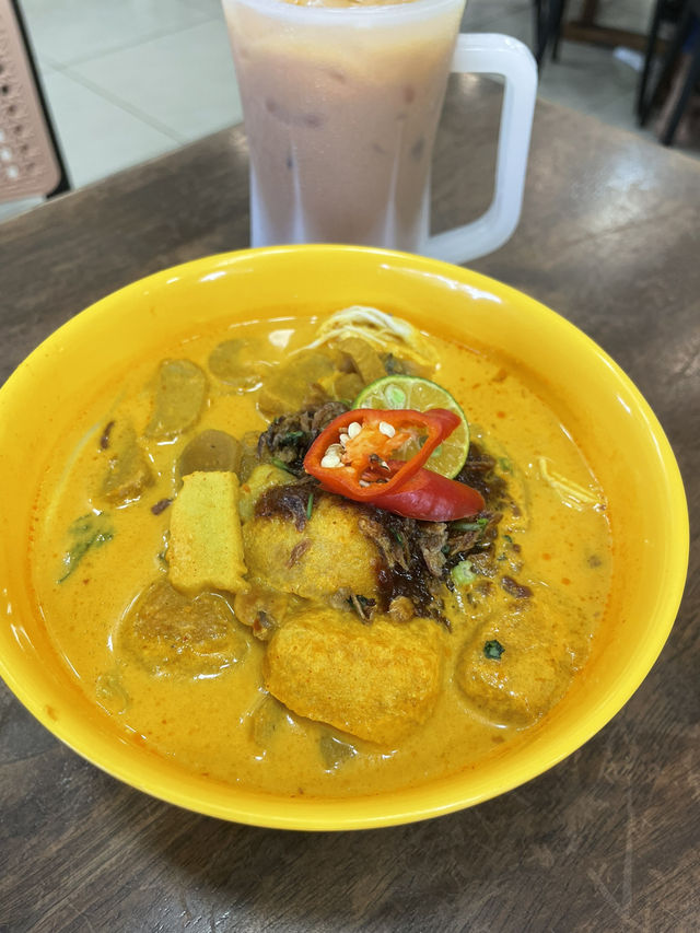 Specializing in Johorean breakfast dishes at Hanana Station