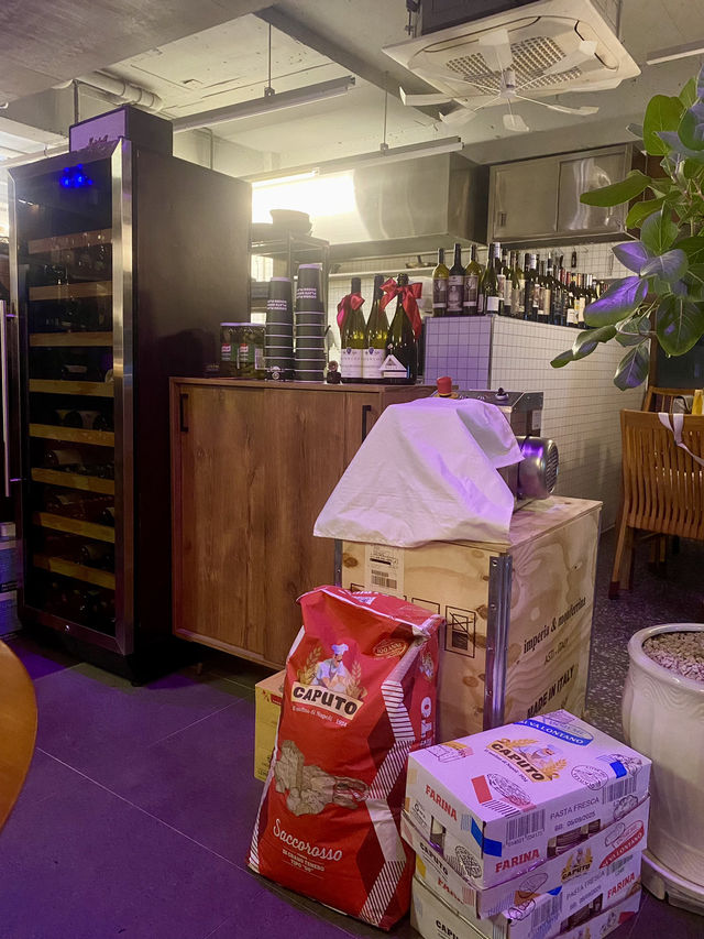 떼네룸 밤리단길점: 분위기 좋은 양식집에서 특별한 식사 🍽️
