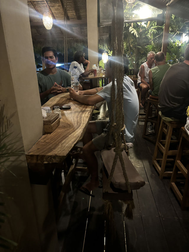 Sip, Relax, Repeat – Cocktails at Treehouse Restaurant & Bar 🍹🌴