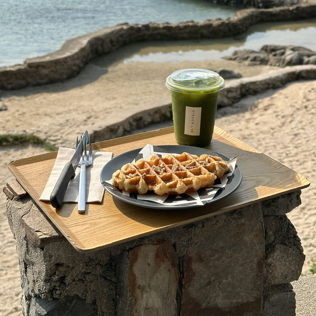 คาเฟ่สุดเก๋ติดทะเล ที่ชลบุรี 🏝️