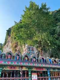 “Batu Caves: A Breathtaking Spring Spot”