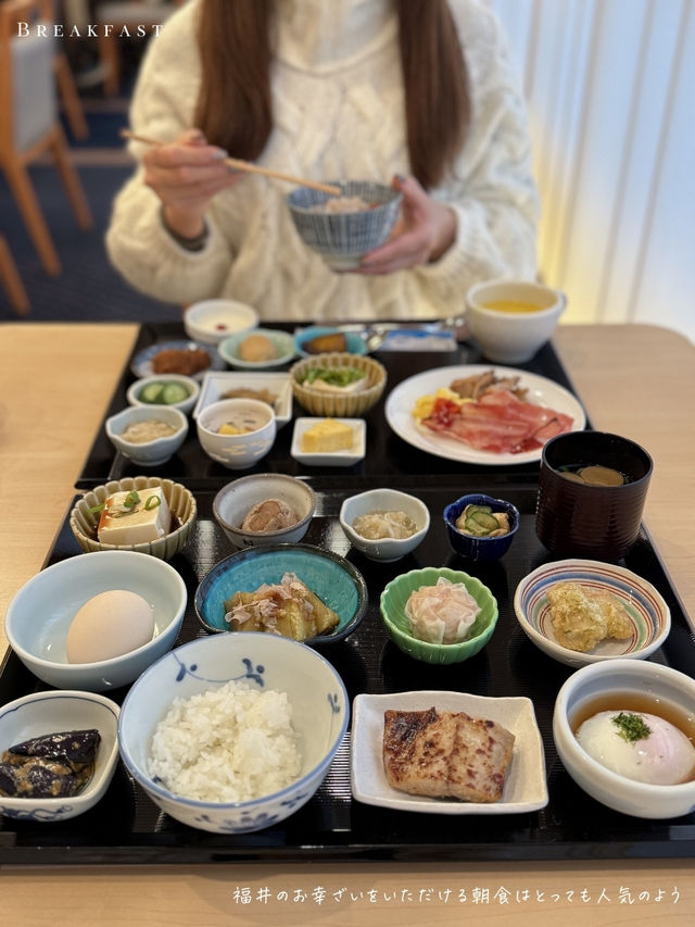 満足度96%の朝食と最上階の天空大浴場が大人気！