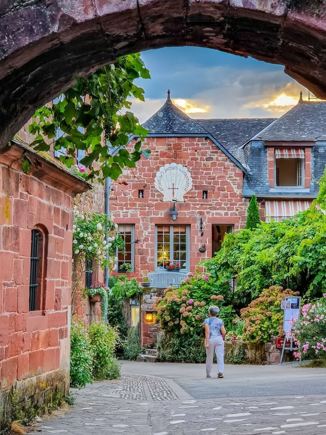 🏰 フランスの最も美しい赤い村：コロンジュ＝ラ＝ルージュ（Collonges-la-Rouge）