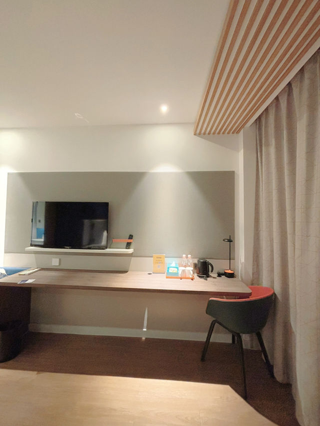 Holiday inn จิ่วจ้ายโกว ทำเลดี สะอาด ราคาไม่แพง