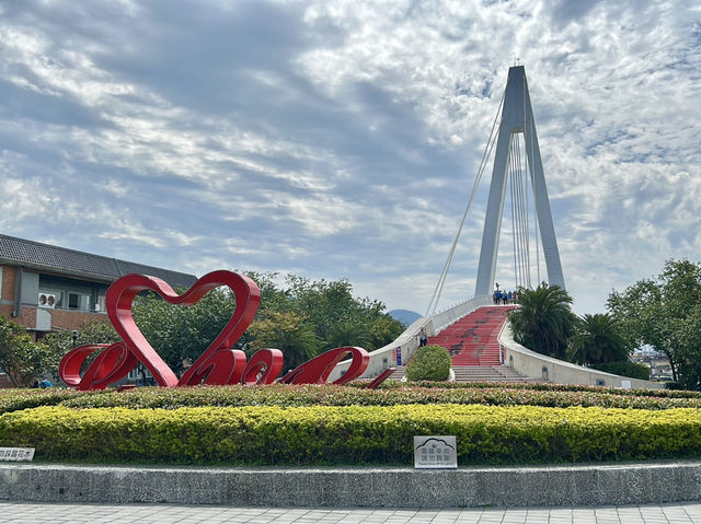 📚☕ A Lazy Genius’s Guide to Tamsui Fisherman Wharf: Books, Brews & Sea Views
