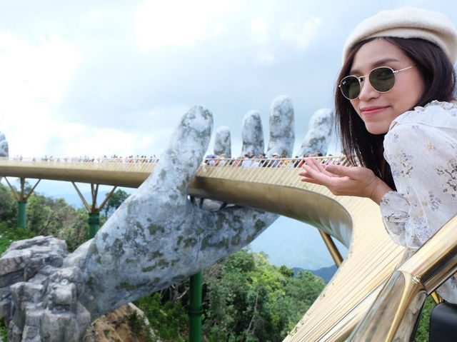 GOLDEN BRIDGE : สะพานมือยักษ์ บานาฮิลล์