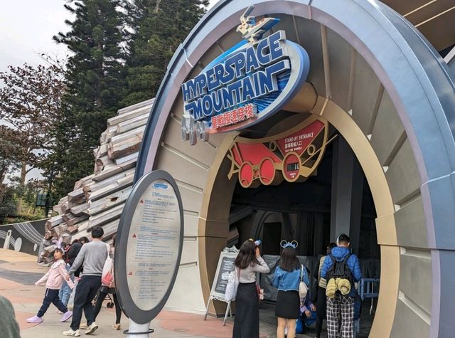 【香港ディズニーランド】トゥモローランドでマーベルなどのアトラクションを楽しむ