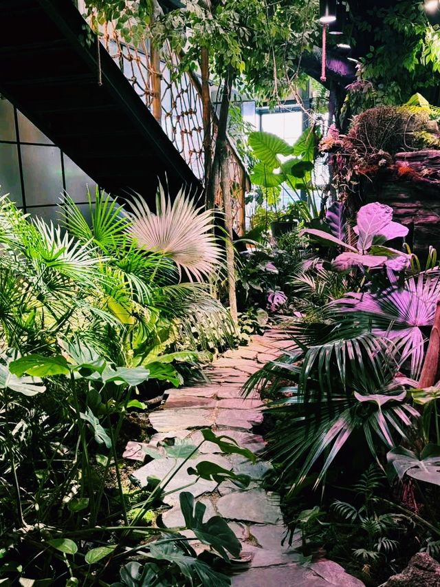 中國北京特色咖啡館：URBAN GREEN。