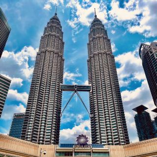 TOUCHING THE SKY | DISCOVER THE ICONIC KLCC TWIN TOWERS
