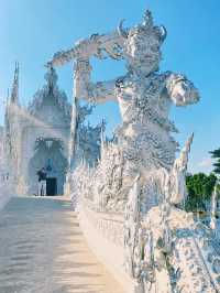 วัดร่องขุ่น (Wat Rong Khun)วัดสีขาวแห่งเดียวของไทย
