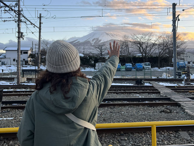 日本｜河口湖｜冬季富士山｜雪白世界中的寧靜瞬間