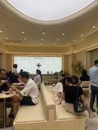 ดื่มชาพรีเมี่ยม Molly Tea เซ็นทรัลปิ่นเกล้า