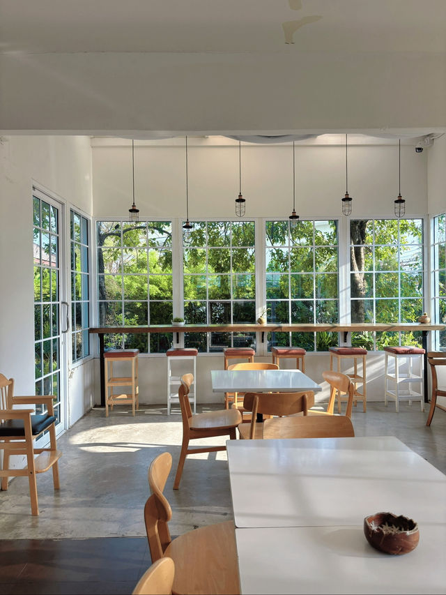 Rin cafe คาเฟ่สวยๆบรรยากาศในสวน ที่นครนายก