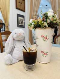 Old-School Romance, A Piano & Iced Black Coffee