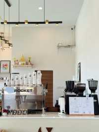 ร้าน So Slay (โซสเลย์) เป็นคาเฟ่สไตล์มินิมอล