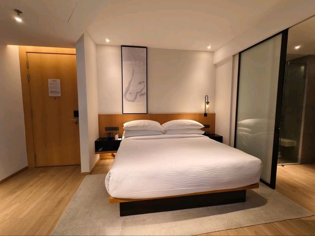 "Urban Simplicity with a Touch of Marriott Comfort"
