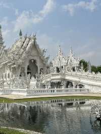 ศิลปะ ความศรัทธา และความฝัน ที่จับต้องได้