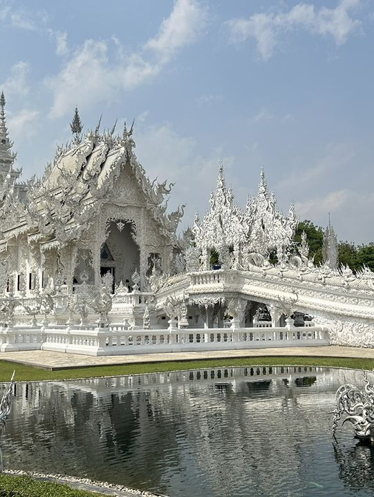 ศิลปะ ความศรัทธา และความฝัน ที่จับต้องได้