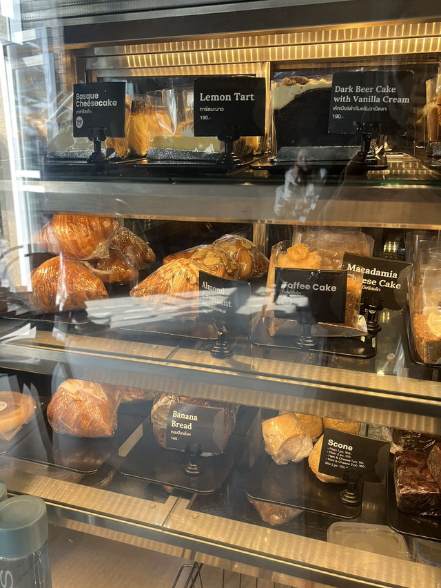 Exploring the foods in Terminal 21, Rama 3