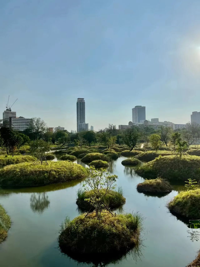 รีวิว สวนเบญจกิติ สถานที่ผ่อนคลายกลางเมือง