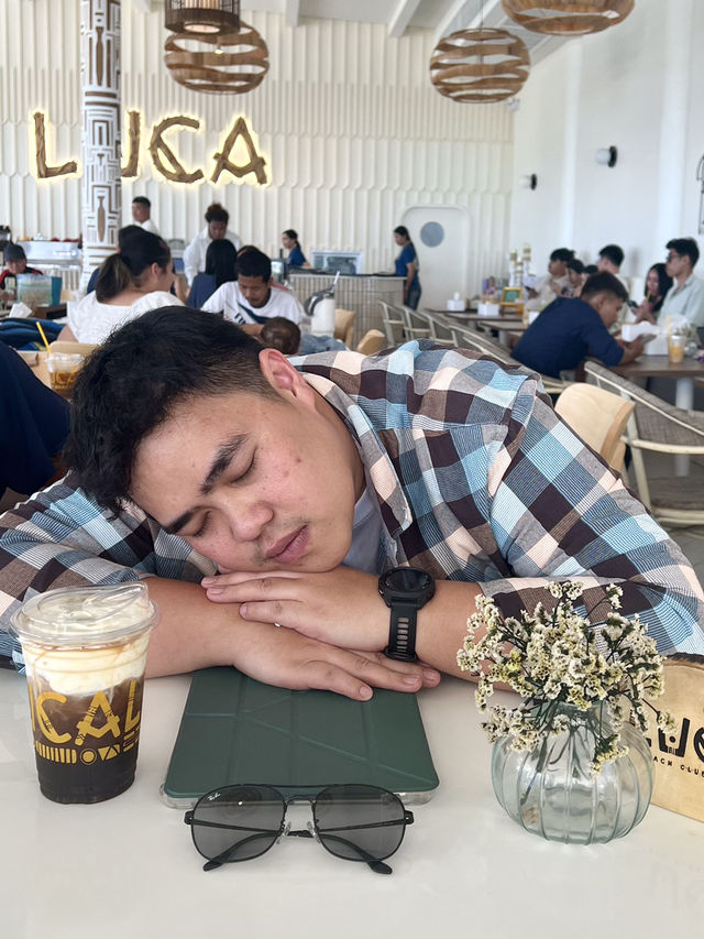 คาเฟ่สุดชิค วิวทะเลใต้ ที่ต้องห้าม(พลาด)