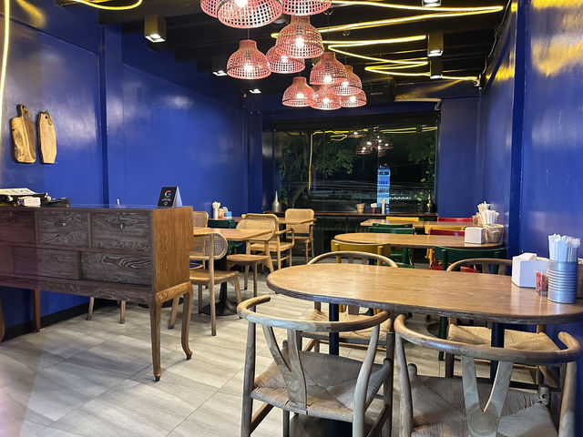  【パッタイ ファイタルー｜ミシュラン常連！行列必至の本格パッタイ専門店】  