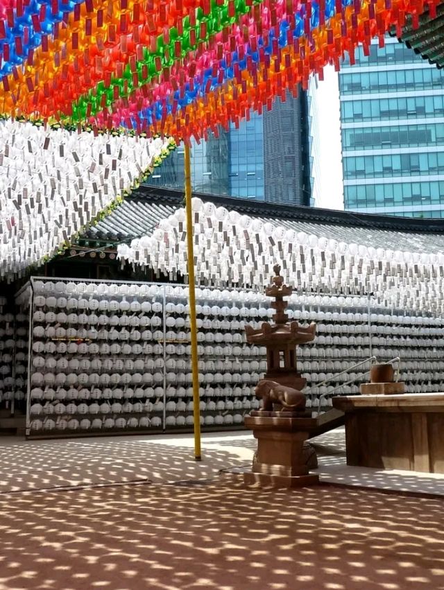 🇰🇷✨ Seoul Vibes: Tradition Meets K-Pop Energy 🎶🏙️