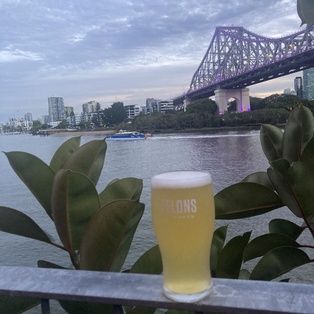 Sunset Beer at Felons – Best Riverside Vibes in Brisbane 🍺🌇