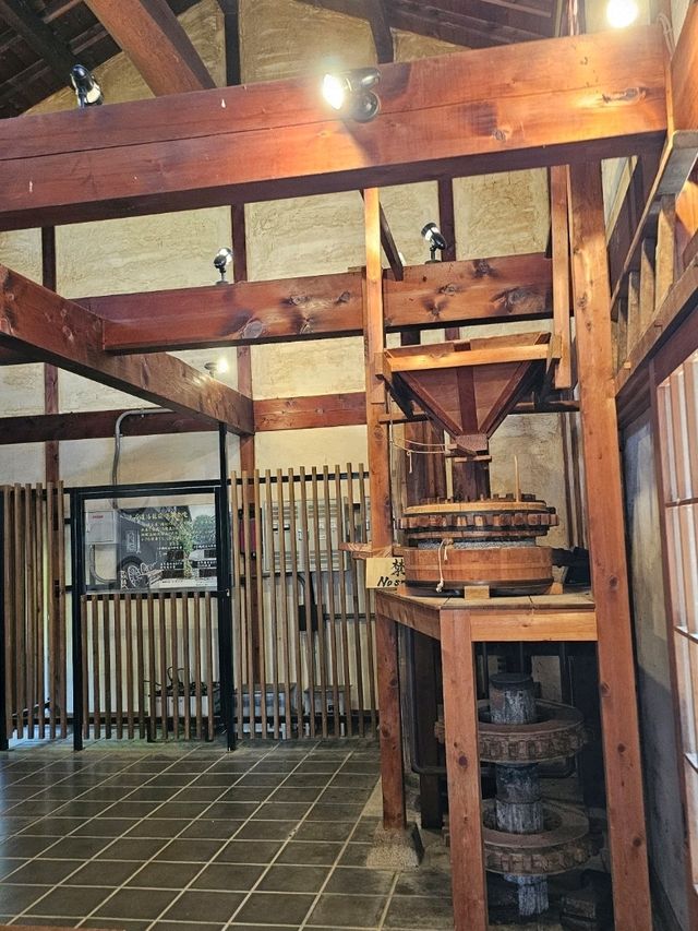 古道歇腳處，馬籠宿的〔水車屋〕休憩時光