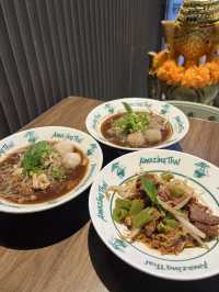 ✨尖沙咀新蒲點！正宗泰國街頭風味餐廳登場🇹🇭🍜✨
