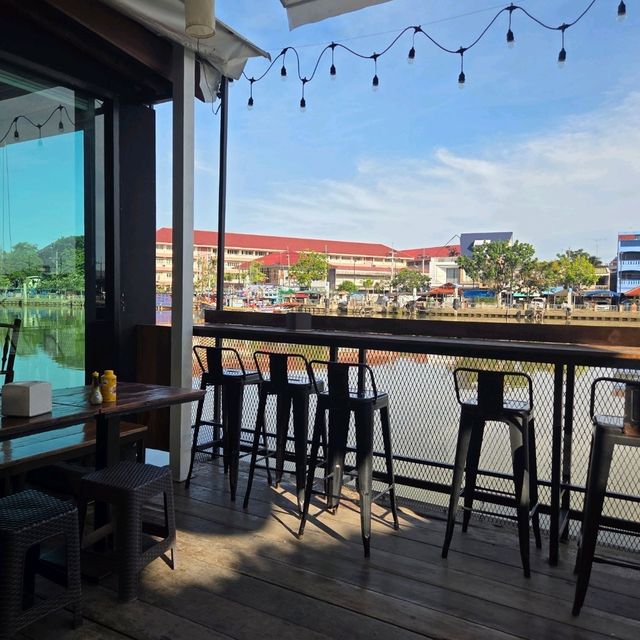 นมฤๅดี-Nomruedee ร้านริมน้ำปัตตานี