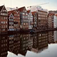 Nikolaifleet at Twilight: Hamburg’s Hidden Maritime Time Capsule